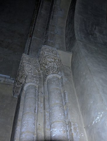 05. Saint-Pierre du Mont - nef de l\'église [photo JPV] 